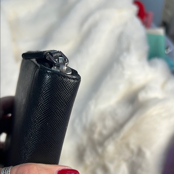 Prada black Leather zip around wallet - Picture 4 of 8